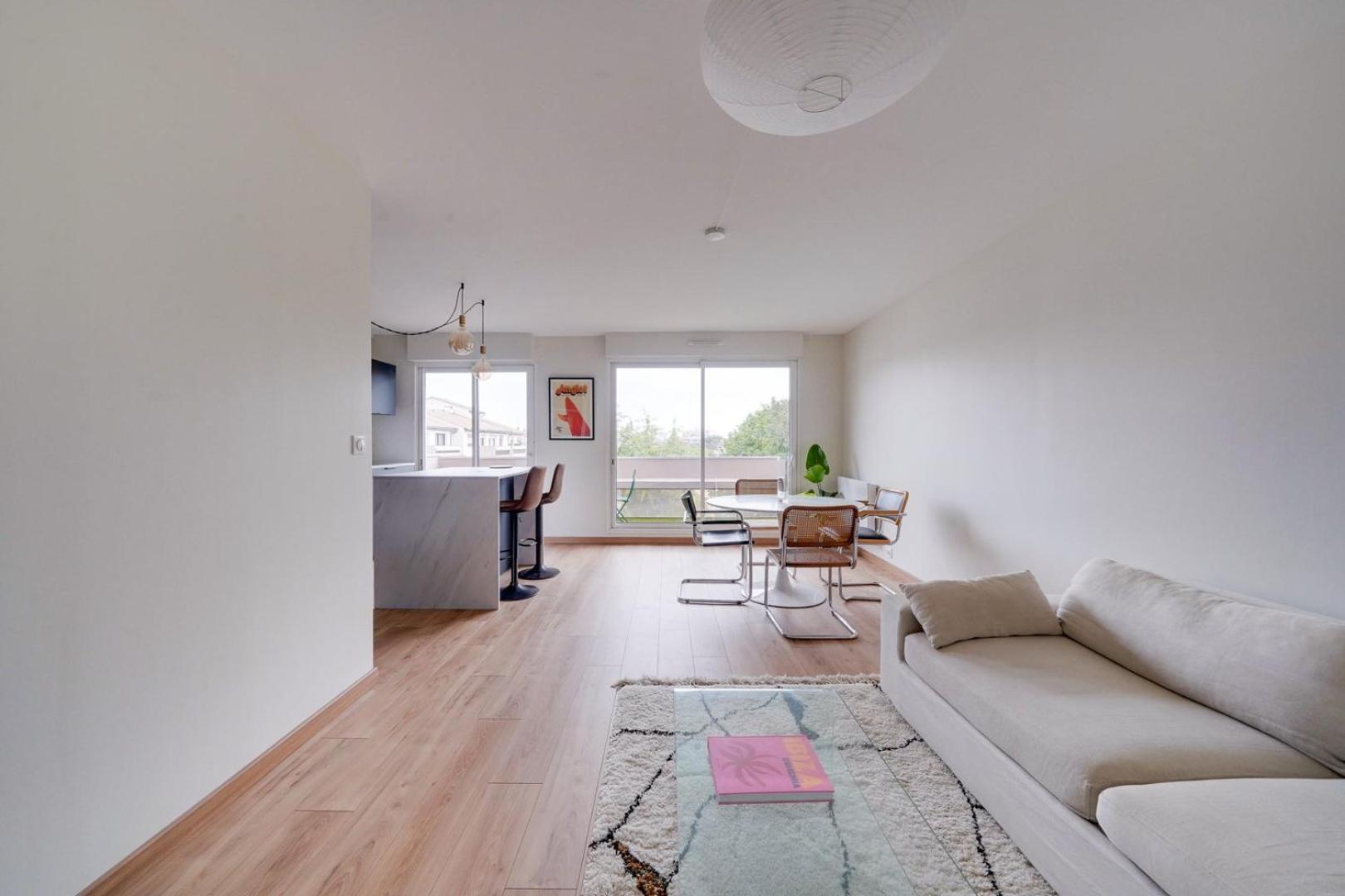 Nice Apartment With Balcony St Genes And Parking Bordeaux Buitenkant foto