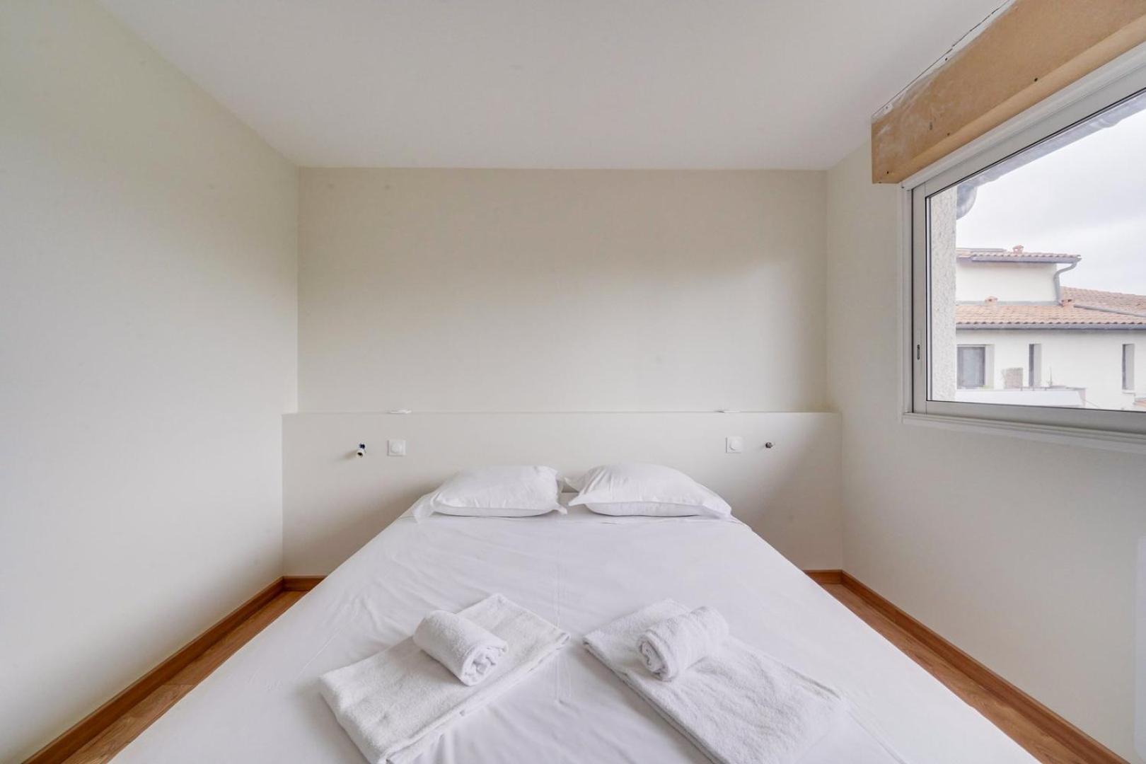 Nice Apartment With Balcony St Genes And Parking Bordeaux Buitenkant foto